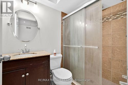 1384 Rennie Street, Oshawa, ON - Indoor Photo Showing Bathroom