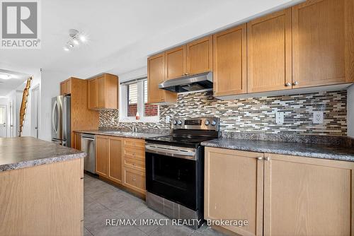 1384 Rennie Street, Oshawa, ON - Indoor Photo Showing Kitchen