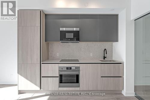 810 - 108 Peter Street, Toronto, ON - Indoor