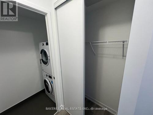 1108 - 3100 Keele Street, Toronto, ON - Indoor Photo Showing Laundry Room