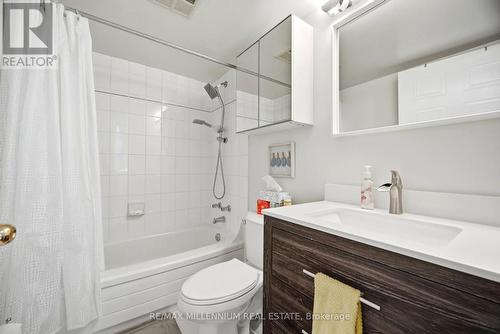 109 - 80 Alton Tower Circle, Toronto, ON - Indoor Photo Showing Bathroom