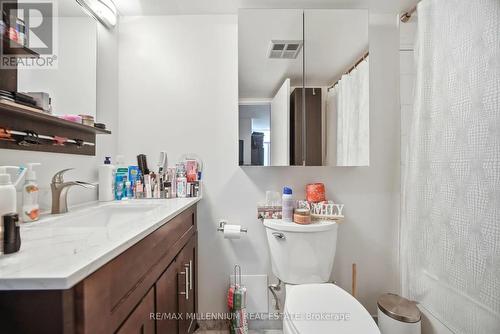 109 - 80 Alton Tower Circle, Toronto, ON - Indoor Photo Showing Bathroom