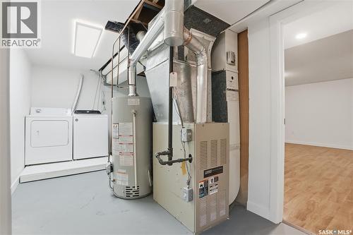 1906 Louise Avenue, Saskatoon, SK - Indoor Photo Showing Laundry Room