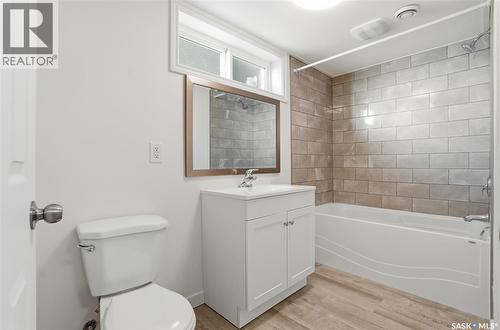 1906 Louise Avenue, Saskatoon, SK - Indoor Photo Showing Bathroom