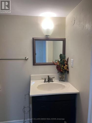 592 Radisson Avenue, Oshawa (Vanier), ON - Indoor Photo Showing Bathroom