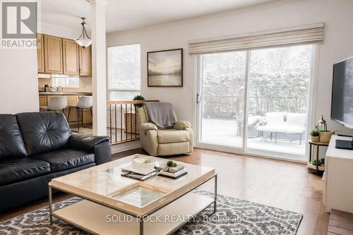 1 Bennett Street, Ottawa, ON - Indoor Photo Showing Living Room