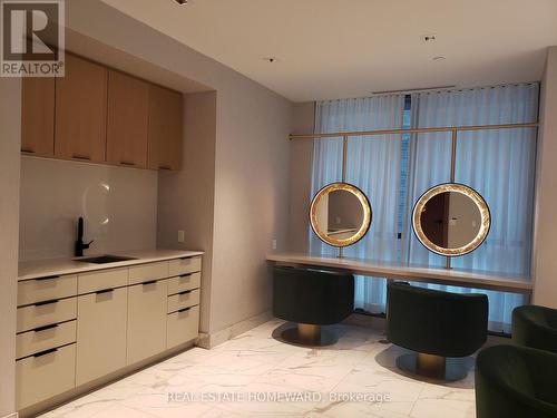 2903 - 327 King Street W, Toronto, ON - Indoor