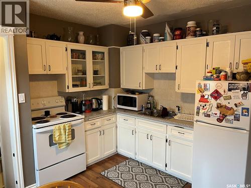 564 10Th Street E, Prince Albert, SK - Indoor Photo Showing Kitchen