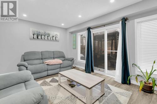 E30 - 110 Activa Avenue, Kitchener, ON - Indoor Photo Showing Living Room