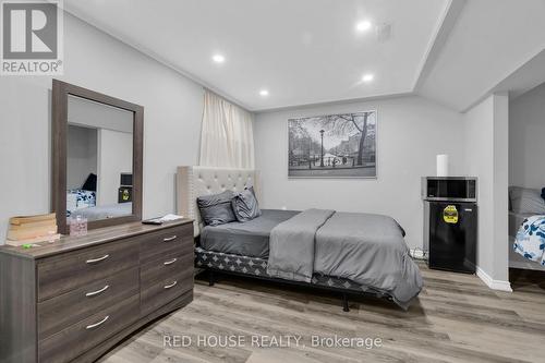 E30 - 110 Activa Avenue, Kitchener, ON - Indoor Photo Showing Bedroom