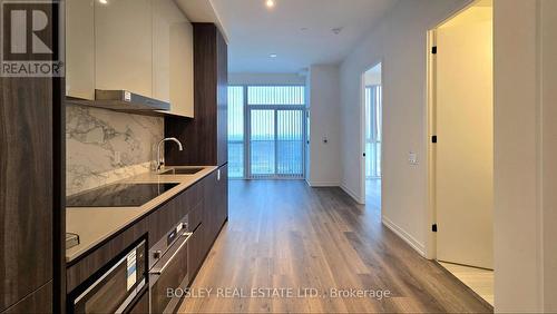 3709 - 8 Interchange Way, Vaughan, ON - Indoor