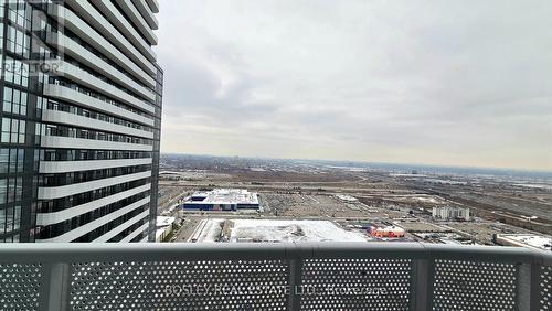 3709 - 8 Interchange Way, Vaughan, ON - Outdoor