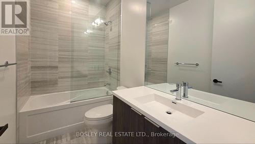 3709 - 8 Interchange Way, Vaughan, ON - Indoor Photo Showing Bathroom