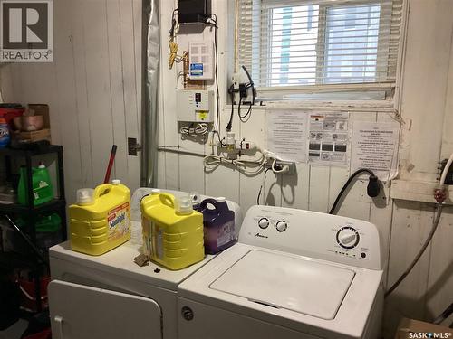 1164 Argyle Street, Regina, SK - Indoor Photo Showing Laundry Room