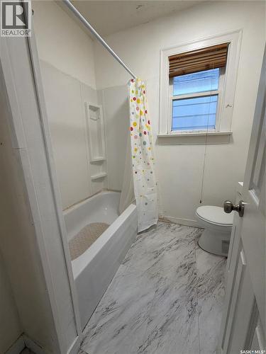 1164 Argyle Street, Regina, SK - Indoor Photo Showing Bathroom