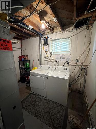 1164 Argyle Street, Regina, SK - Indoor Photo Showing Laundry Room