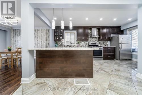 3 Nottawasaga Crescent, Brampton, ON - Indoor Photo Showing Kitchen With Upgraded Kitchen