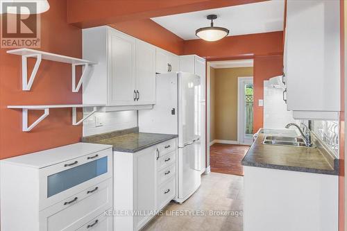 26 - 1845 Aldersbrook Road, London North (North F), ON - Indoor Photo Showing Kitchen With Double Sink