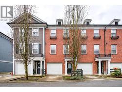 19 19572 FRASER WAY  Pitt Meadows, BC V3Y 0A9