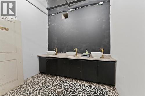 459 Ouellette Avenue, Windsor, ON 