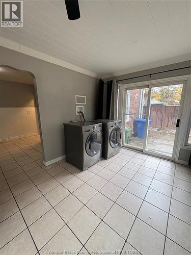 909 Monmouth, Windsor, ON - Indoor Photo Showing Laundry Room