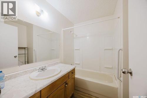 337 U Avenue S, Saskatoon, SK - Indoor Photo Showing Bathroom