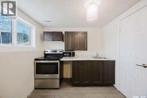 337 U Avenue S, Saskatoon, SK - Indoor Photo Showing Kitchen