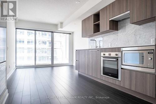 3205 - 17 Bathurst St Street, Toronto, ON - Indoor Photo Showing Kitchen