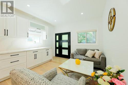 Main & 2Nd - 70 Carlaw Avenue, Toronto, ON - Indoor Photo Showing Living Room