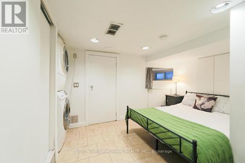 Bsmt - 70 Carlaw Avenue, Toronto, ON - Indoor Photo Showing Bedroom