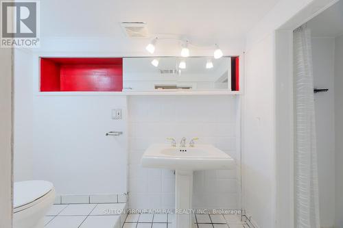 Bsmt - 70 Carlaw Avenue, Toronto, ON - Indoor Photo Showing Bathroom