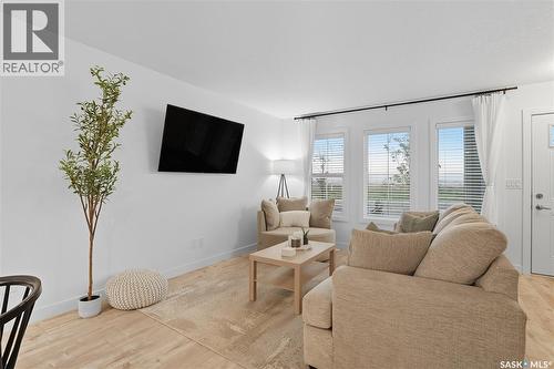 304 Mcormond Drive, Saskatoon, SK - Indoor Photo Showing Living Room