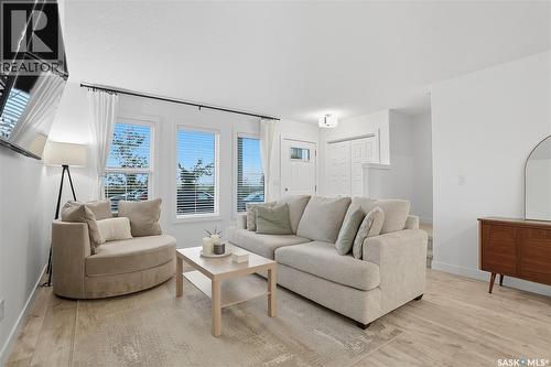 304 Mcormond Drive, Saskatoon, SK - Indoor Photo Showing Living Room