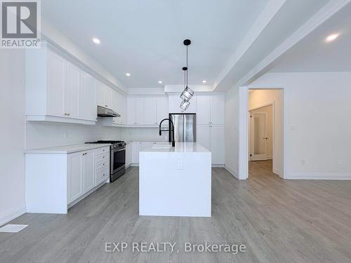 20 Daffodil Road, Springwater, ON - Indoor Photo Showing Kitchen