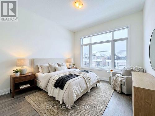 20 Daffodil Road, Springwater, ON - Indoor Photo Showing Bedroom