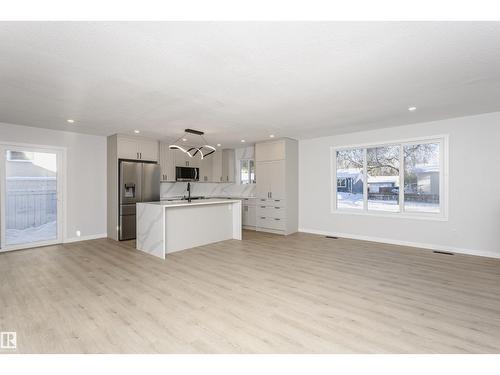 67 Lambert Cr, St. Albert, AB - Indoor Photo Showing Kitchen