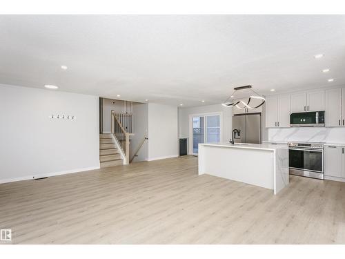 67 Lambert Cr, St. Albert, AB - Indoor Photo Showing Kitchen
