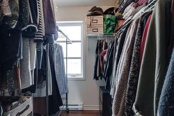 Walk-in closet - 