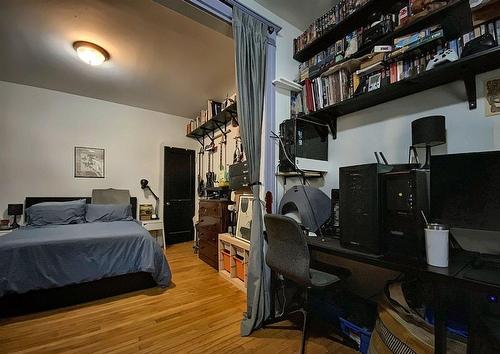 Chambre à coucher - 5196 Rue Rivard, Montréal (Le Plateau-Mont-Royal), QC - Indoor Photo Showing Bedroom