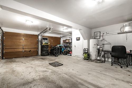 Garage - 90 Rue Audubon, Dollard-Des-Ormeaux, QC - Indoor Photo Showing Garage