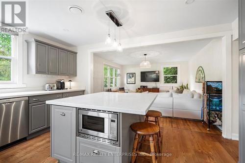 6295 Guelph Line, Burlington, ON - Indoor Photo Showing Kitchen With Upgraded Kitchen