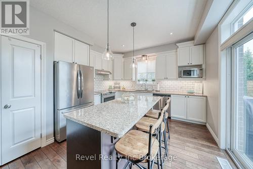 2 Brookfield Court, Ingersoll (Ingersoll - South), ON - Indoor Photo Showing Kitchen With Upgraded Kitchen