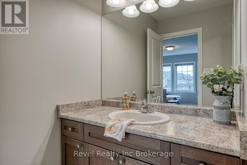 2 Brookfield Court, Ingersoll (Ingersoll - South), ON - Indoor Photo Showing Bathroom
