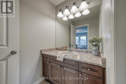2 Brookfield Court, Ingersoll (Ingersoll - South), ON - Indoor Photo Showing Bathroom