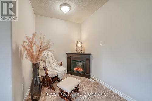 2 Brookfield Court, Ingersoll (Ingersoll - South), ON - Indoor With Fireplace