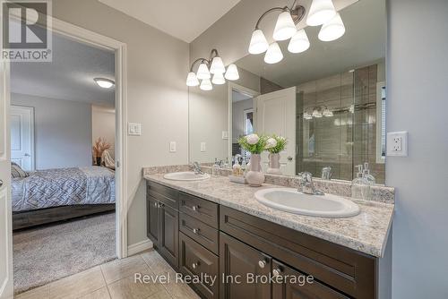2 Brookfield Court, Ingersoll (Ingersoll - South), ON - Indoor Photo Showing Bathroom