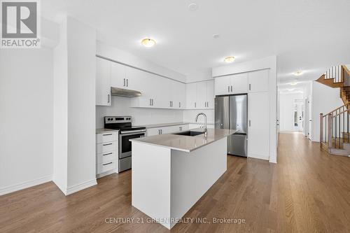 1473 Savoline Boulevard, Milton, ON - Indoor Photo Showing Kitchen With Upgraded Kitchen