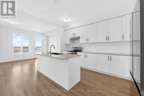 1473 Savoline Boulevard, Milton, ON - Indoor Photo Showing Kitchen With Upgraded Kitchen