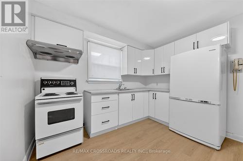 9 Euclid Avenue, Toronto, ON - Indoor Photo Showing Kitchen
