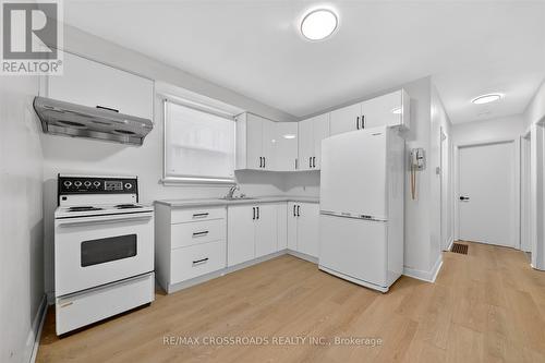 9 Euclid Avenue, Toronto, ON - Indoor Photo Showing Kitchen